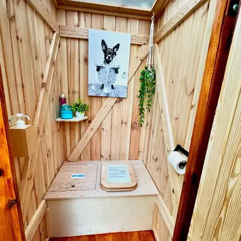 TROBOLO Kersaboem beautiful composting toilet interior